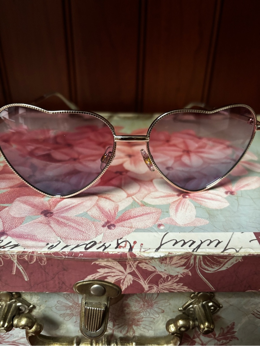 NWT Sunsentials By Foster Grant Women's Heart-Shaped Fashion Sunglasses